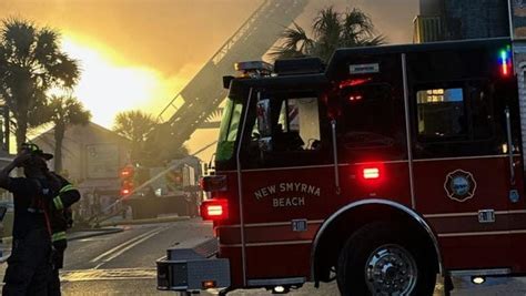 Fire destroys popular New Smyrna Beach restaurant,。